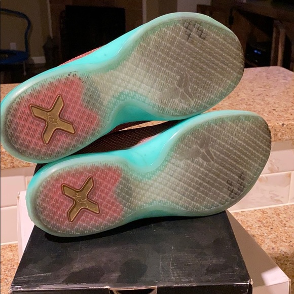 Kobe 10 Easter (GS) - Picture 4 of 5